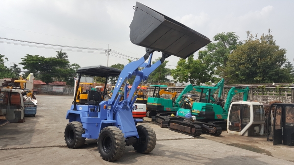 ขาย รถตัก TCM รุ่น 804 มือสองญี่ปุ่น เอวอ่อน ทำงานไว เกียร์ทอร์ค กระบวยใหญ่ สวยพร้อมใช้งาน  มือถือ 0818753444