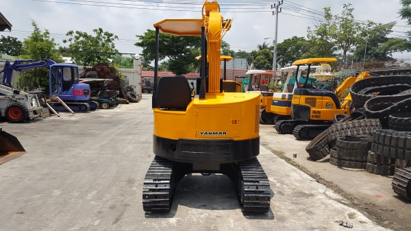 ขาย รถขุด YANMAR รุ่น B3 มือสองญี่ปุ่น แทรกเหล็ก สลัก บูทเอวแน่น 100\% สวยพร้อมใช้งาน มือถือ 0818753444 ขาย รถขุด YANMAR รุ่น B3 มือสองญี่ปุ่น แทรกเหล็ก สลัก บูทเอวแน่น 100\% สวยพร้อมใช้งาน มือถือ 0818753444