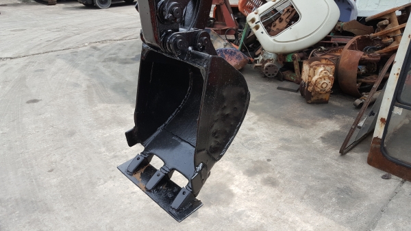 ขาย รถขุด KUBOTA รุ่น KH5 มือสองญี่ปุ่น แทรกเหล็ก สลัก บูทเอวแน่น 100\% สวยพร้อมใช้งาน (ขึ้นรถปิคอัพได้) มือถือ 0818753444