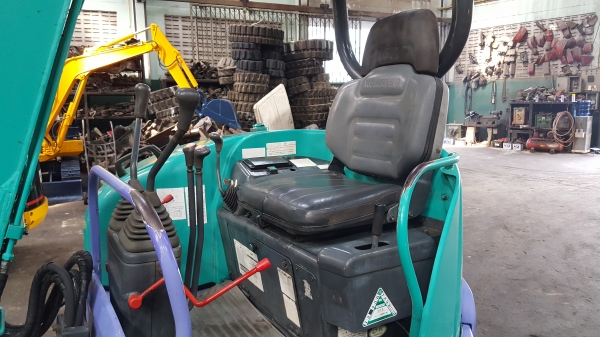 ขาย รถขุด KOMATSU รุ่น PC30FR มือสองญี่ปุ่น แทรกเหล็ก สลัก บูทเอวแน่น 100\% สวยพร้อมใช้งาน มือถือ 0818753444 ขาย รถขุด KOMATSU รุ่น PC30FR มือสองญี่ปุ่น แทรกเหล็ก สลัก บูทเอวแน่น 100\% สวยพร้อมใช้งาน มือถือ 0818753444