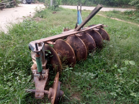 ขายฟอร์ดเสื้อลาย ปั้มกลม เพลาเดียวพร้อมอุปกรณ์ เล่มทะเบียน