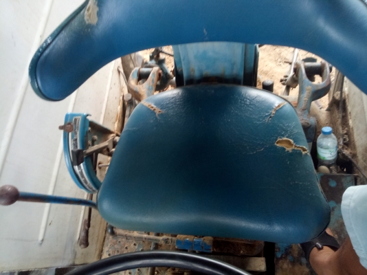 ขายฟอร์ดเสื้อลาย ปั้มกลม เพลาเดียวพร้อมอุปกรณ์ เล่มทะเบียน