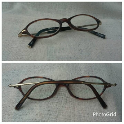 แว่นตาสายตายาวฝรั่งเศส ยุค 2010's ค่าสายตา +250 กรอบอะซีเทต - ลายกระ - ฮาวานา ก้านขาทอง KGP Aut แว่นตาสายตายาวฝรั่งเศส ยุค 2010's ค่าสายตา +250 กรอบอะซีเทต - ลายกระ - ฮาวานา ก้านขาทอง KGP Aut