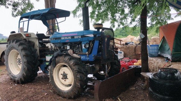 ขายรถไถฟอร์ด (FORD 6610) สองเพลา (4x4) สภาพนางฟ้า ราคาถูก โทรเบอร์นี้นะครับ