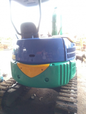 รถแบคโฮ KOMATSU 30MR รถเก่านอกนำเข้า ยังไม่เคยใช้งานในไทย เครื่องดี ปั๊มดี มีลายแย็กติดมาจากนอก สภาพพร้อมใช้งาน มีเอกสารใบอินวอยซ์