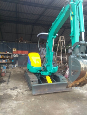 รถแบคโฮ KOMATSU 30MR รถเก่านอกนำเข้า ยังไม่เคยใช้งานในไทย เครื่องดี ปั๊มดี มีลายแย็กติดมาจากนอก สภาพพร้อมใช้งาน มีเอกสารใบอินวอยซ์