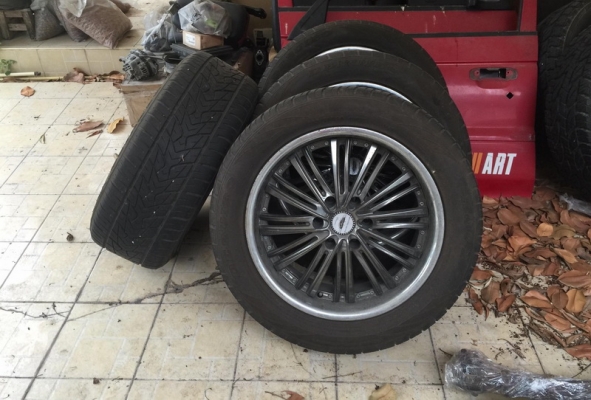 ขายล้อขอบ20 พร้อมยาง265-50-20 ทั้งชุดถูกๆรกบ้าน5500