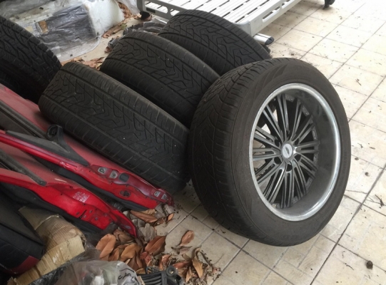 ขายล้อขอบ20 พร้อมยาง265-50-20 ทั้งชุดถูกๆรกบ้าน5500