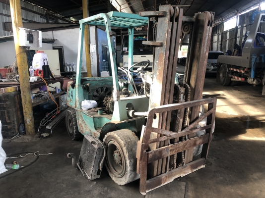 ขายเหมาโฟล์คลิฟ3ตัน เสา4เมตร