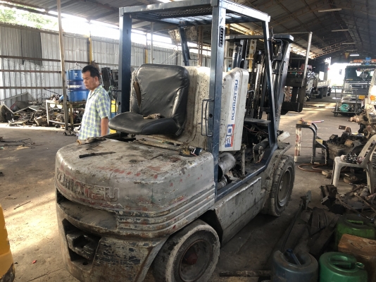 ขายเหมาโฟล์คลิฟ3ตัน เสา4เมตร