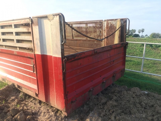 ขายกะบะรถบรรทุก กว้าง 2.50 เมตร ยาว 7.20 เมตร ช่วงครัชซี 85-87  สามารถใส่ได้เรย