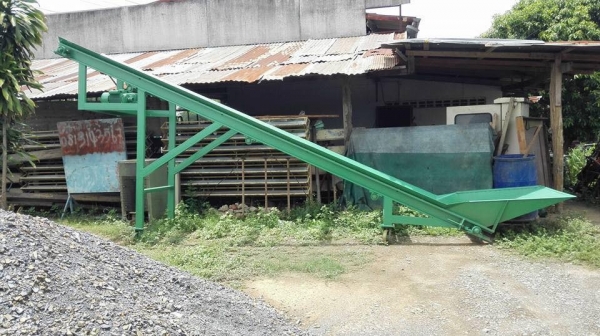 สายพานลำเลียงประกอบใหม่ ยาว 6 เมตร กว้าง 90 cm มีสายพานใหม่ให้ไปด้วย