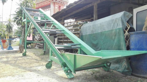 สายพานลำเลียงประกอบใหม่ ยาว 6 เมตร กว้าง 90 cm มีสายพานใหม่ให้ไปด้วย