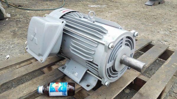 มอเตอร์ Mitsubishi 10 HP 220V เหมือนใหม่!! มอเตอร์ Mitsubishi 10 HP 220V เหมือนใหม่!!
