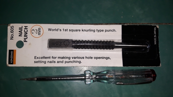 ขายเครื่องมือช่าง1กอง3ชิ้นใหม่งานดีไขควงและเหล็กส่ง MADE IN JAPAN.และ ไขควงลองไฟMADE IN GERMANY.