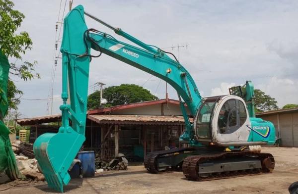 ขายด่วนรถแบคโฮKOBELCO-SK200MARK5มาร์ไฟร์ระบบลายหัวกะแทกรถนอกเพิ่งนำเข้ามายังไม่เคยใช้งานในเมืองไทย