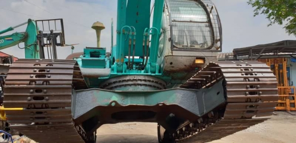 ขายด่วนรถแบคโฮKOBELCO-SK200MARK5มาร์ไฟร์ระบบลายหัวกะแทกรถนอกเพิ่งนำเข้ามายังไม่เคยใช้งานในเมืองไทย