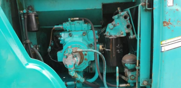 ขายด่วนรถแบคโฮKOBELCO-SK200MARK5มาร์ไฟร์ระบบลายหัวกะแทกรถนอกเพิ่งนำเข้ามายังไม่เคยใช้งานในเมืองไทย