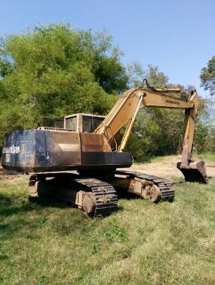 ให้เช่า_ แบคโฮ Komatsu PC200-5