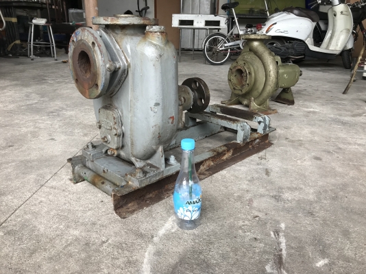 ขายหัวปั๊มน้ำหอยโข่ง Ebara ขนาดเข้า 3นิ้ว ออก 3นิ้ว มีระบบดักน้ำในตัว สภาพดีมาพร้อมแท่น พร้อมใช้งาน ราคา 5,000 บาท