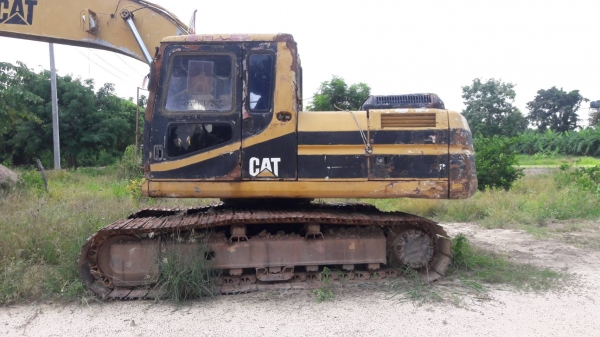 รถแบคโฮ CAT 320 V2 ราคาเบาๆ รถไม่ค่อยได้ใช้งาน.
