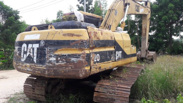 รถแบคโฮ CAT 320 V2 ราคาเบาๆ รถไม่ค่อยได้ใช้งาน.
