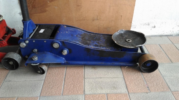 แม่แรงโหลเตี้ย2ลูกสูบ3.1/2"มือ2