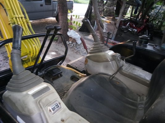 ขายรถขุดฮิตาชิ25-2เก่านอก