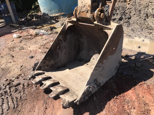 ขายรถแบคโค SUMITOMO 120 LS-265F2 ราคา.295,000 รถใช้งานอยู่ มูม-ฮาร์มสวย เครื่อง ปั้มแรง เฟรมสวย ลูเลอร์แตกบางลูก เอวหลวม โซ้ สะภาพ 70-80\% แผ่นขนาด 70 ขายตามสะภาพ เอกสารซื้อขาย สนใจนัดลองรถได้ที่ 081-3531946 ต่อ.บางนา &amp; ID-LINE รใช้งานอยู่ที่ จ.สมุทรปร