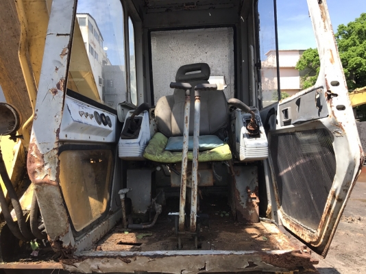 ขายรถแบคโค SUMITOMO 120 LS-265F2 ราคา.295,000 รถใช้งานอยู่ มูม-ฮาร์มสวย เครื่อง ปั้มแรง เฟรมสวย ลูเลอร์แตกบางลูก เอวหลวม โซ้ สะภาพ 70-80\% แผ่นขนาด 70 ขายตามสะภาพ เอกสารซื้อขาย สนใจนัดลองรถได้ที่ 081-3531946 ต่อ.บางนา &amp; ID-LINE รใช้งานอยู่ที่ จ.สมุทรปร