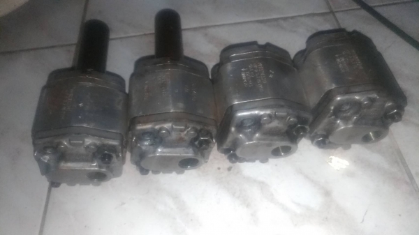 แม่ปั๊มไฮดรอลิก4ตัว