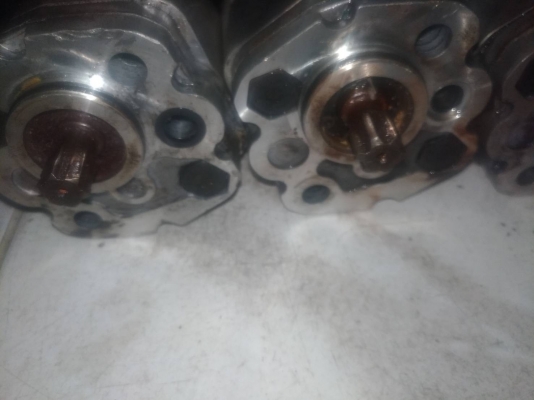 แม่ปั๊มไฮดรอลิก4ตัว