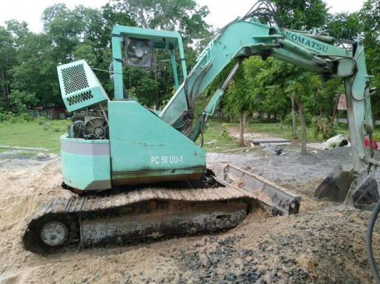ขายรถขุดแบ็คโค Komatsu 50UU-1สภาพพร้อมทำงานช่วงล่างดี
