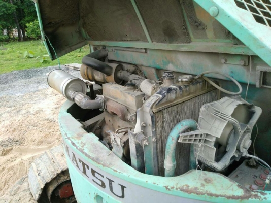 ขายรถขุดแบ็คโค Komatsu 50UU-1สภาพพร้อมทำงานช่วงล่างดี