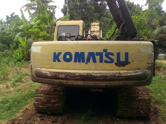 ขายด่วน KOMATSU PC200-6 สภาพพร้อมใช้งาน เครื่องคัมมิ้น โซ่ช่วงล่างสวย เอกสารสัญญาซื้อขาย รถทำงานดี ส