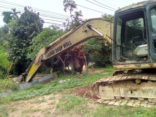 ขายด่วน KOMATSU PC200-6 สภาพพร้อมใช้งาน เครื่องคัมมิ้น โซ่ช่วงล่างสวย เอกสารสัญญาซื้อขาย รถทำงานดี ส