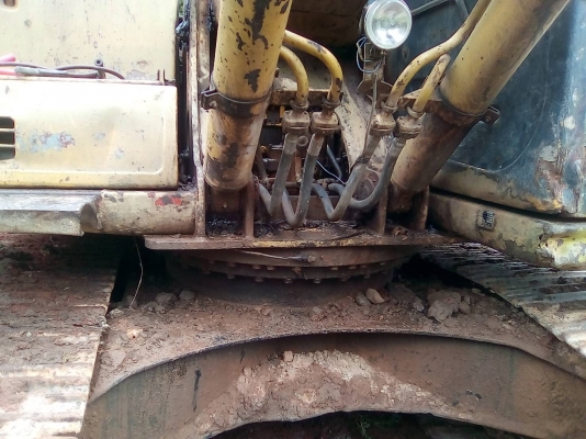 ขายด่วน KOMATSU PC200-6 สภาพพร้อมใช้งาน เครื่องคัมมิ้น โซ่ช่วงล่างสวย เอกสารสัญญาซื้อขาย รถทำงานดี ส
