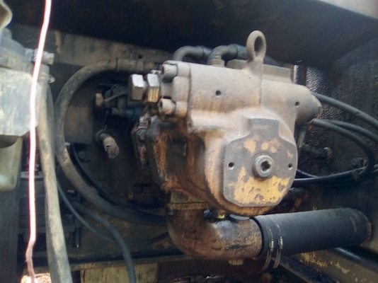 ขายด่วน KOMATSU PC200-6 สภาพพร้อมใช้งาน เครื่องคัมมิ้น โซ่ช่วงล่างสวย เอกสารสัญญาซื้อขาย รถทำงานดี ส