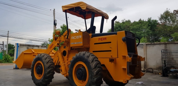 รถตักล้อยาง TCM&#039;m STD25 ขับเคลื่อน 4 ล้อ ระบบ 4WD เครื่องยนต์ Isuzu เก่าญี่ปุ่น ไม่เคยใช้งานในไทย ลวดซีนกระบอก QC ยังอยู่ ฟังก์ชันการทำงานหน้าจอใช้ได้หมด ระบบเลี้ยวล้อ การทำงาน ใช้ได้ ดีมาก ปริมาตรบุ้งกี๋ 1 คิว ตักขึ้นสูงสิบล้อ ปกติได้ ชั่วโมงการใช้ง