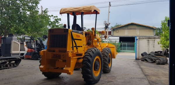 รถตักล้อยาง TCM&#039;m STD25 ขับเคลื่อน 4 ล้อ ระบบ 4WD เครื่องยนต์ Isuzu เก่าญี่ปุ่น ไม่เคยใช้งานในไทย ลวดซีนกระบอก QC ยังอยู่ ฟังก์ชันการทำงานหน้าจอใช้ได้หมด ระบบเลี้ยวล้อ การทำงาน ใช้ได้ ดีมาก ปริมาตรบุ้งกี๋ 1 คิว ตักขึ้นสูงสิบล้อ ปกติได้ ชั่วโมงการใช้ง