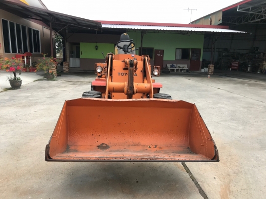 ขายรถตักTOYOTAรุ่นSDTL8 นำเข้าญี่ปุ่นไม่เคยใช้งานในไทย เอวอ่อน เครื่องดีเซล4สูบ สภาพดีพร้อมใช้งาน 081-8302909 จิรโรจน์ Line  :  jiraroj2909