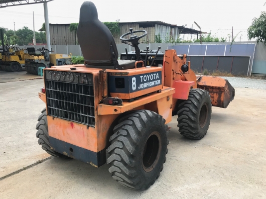 ขายรถตักTOYOTAรุ่นSDTL8 นำเข้าญี่ปุ่นไม่เคยใช้งานในไทย เอวอ่อน เครื่องดีเซล4สูบ สภาพดีพร้อมใช้งาน 081-8302909 จิรโรจน์ Line  :  jiraroj2909