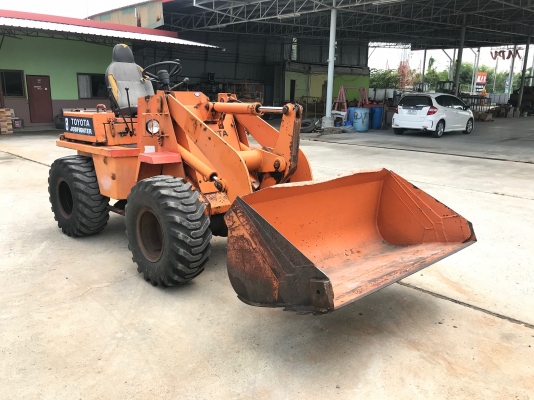 ขายรถตักTOYOTAรุ่นSDTL8 นำเข้าญี่ปุ่นไม่เคยใช้งานในไทย เอวอ่อน เครื่องดีเซล4สูบ สภาพดีพร้อมใช้งาน 081-8302909 จิรโรจน์ Line  :  jiraroj2909