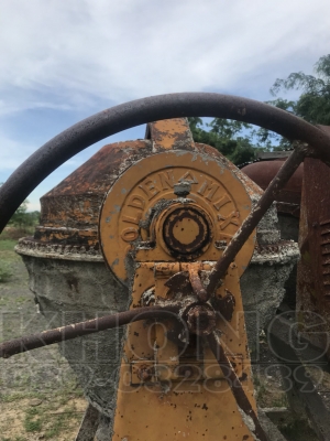 ขายเหมา โม่ปูน Cobra สภาพสวย ติดขาตั้งสูงไว้แล้วทั้ง2ใบ ไม่มีไดร์ ขายเหมา 19000 บาท ขายเหมา โม่ปูน Cobra สภาพสวย ติดขาตั้งสูงไว้แล้วทั้ง2ใบ ไม่มีไดร์ ขายเหมา 19000 บาท