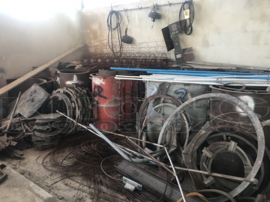 ขายด่วน อุปกรณ์ หล่อเสา หล่อท่อ  มีหลายขนาด ขายเหมาเลิกกิจการ 120000 บาท