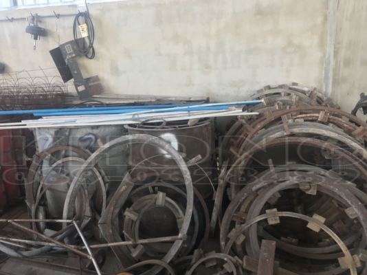 ขายด่วน อุปกรณ์ หล่อเสา หล่อท่อ  มีหลายขนาด ขายเหมาเลิกกิจการ 120000 บาท