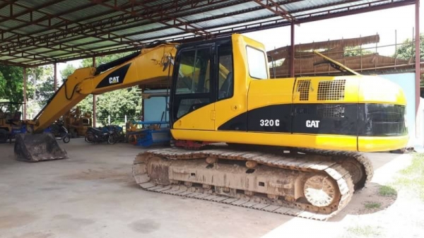 ขาย 980,000 CAT 320 C เล่มทะเบียน ไฟฟ้าครบ เครื่องดี ปั้มแรง เอวแน่น ช่วงล่างแน่น รถพร้อมใช้ รถอยู่ ศรีเกษ 090-772-3710 090-772-3708