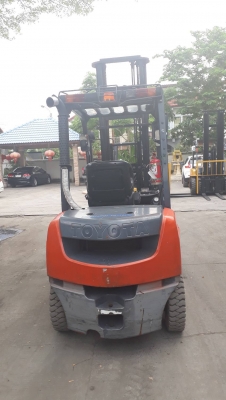 ขายรถยกโฟร์คลิฟท์ TOYOTA ขนาด 2.5 ตัน