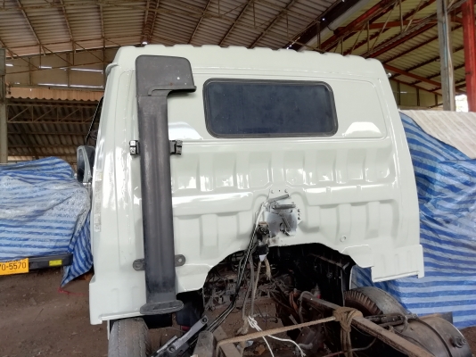  หัว HINO ซุปเปอร์เสี่ย สีใหม่อุปกรณ์ครบ  ขาหน้า ขาหลัง กันชน คันเกียร์สายเกียร์ ตู้แอร์ กรอง ยกใส่รถวิ่งได้เลย