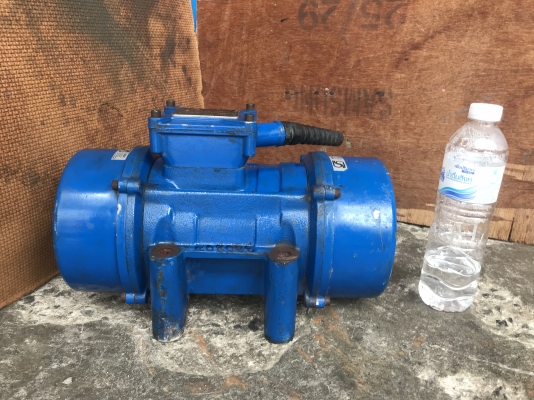 ขายมอเตอร์สั่น-เขย่า Sapic 0.5HP. 380V made in France ตัวใหญ่ สั่นแรง สภาพใหม่มาก พร้อมใช้งาน